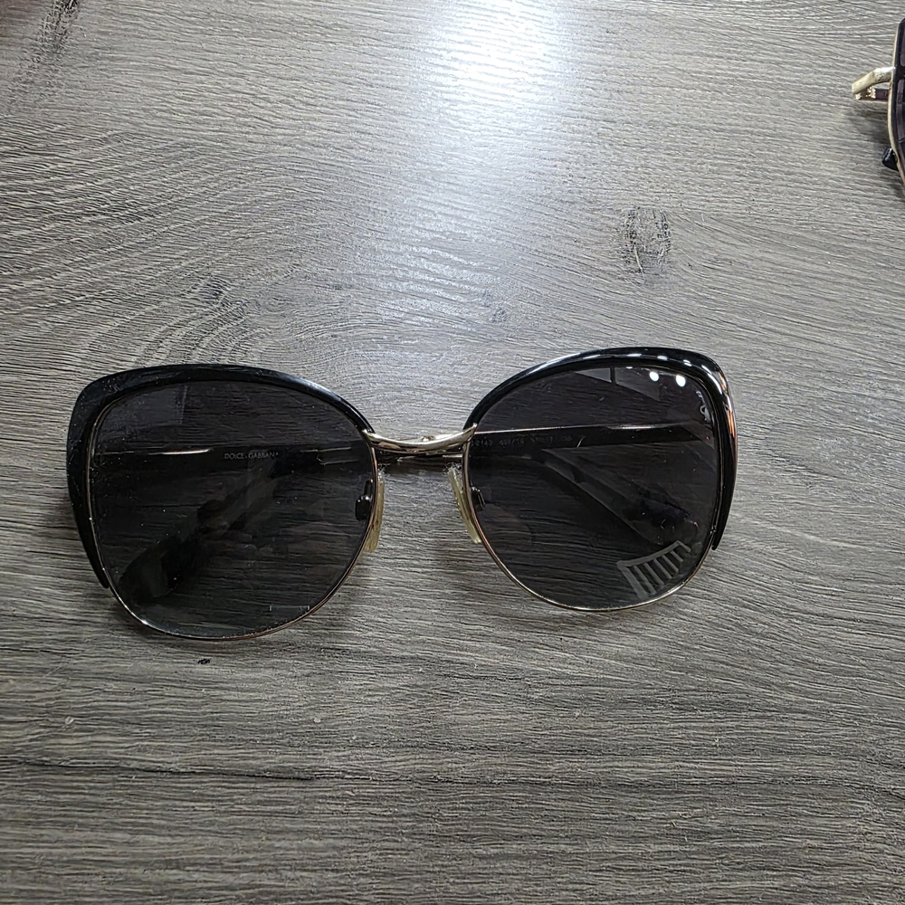 Women's Sunglasses in Black and Gold - Picture 2 of 2